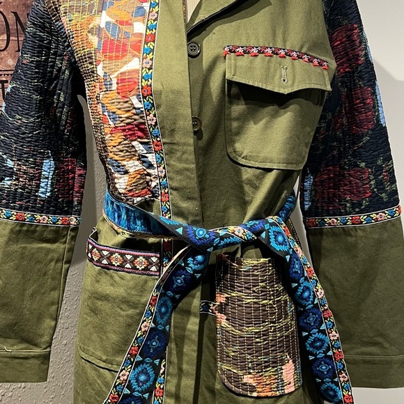 Adore Green Military Field Jacket with Vintage Aesthetic - Picture 4 of 16